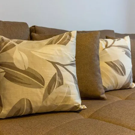 Apartment Spacious And Quiet 2 Bedroom *